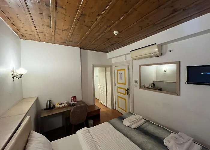 Le Safran Suite Hotel